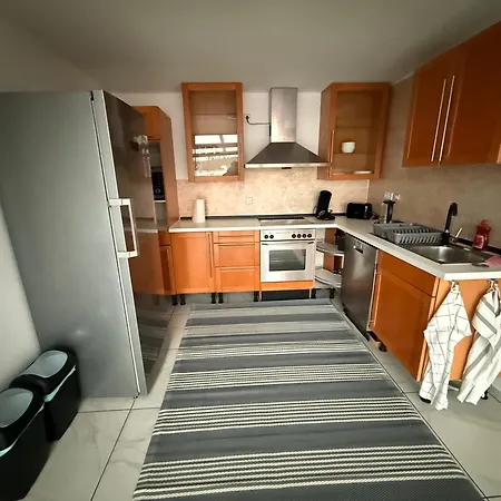 8p 4z Balkon Küche Zentral