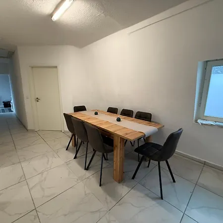 8p 4z Balkon Küche Zentral *